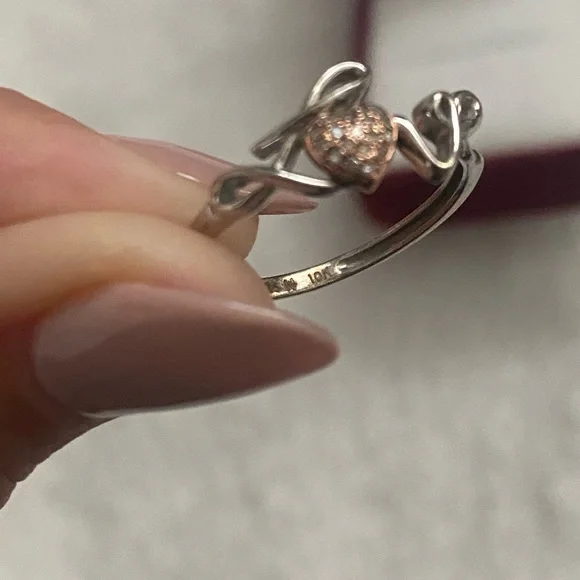 ‼️SOLD‼️Love ring - Picture 2 of 2